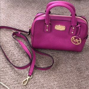 michael kors purse with crossbody strap